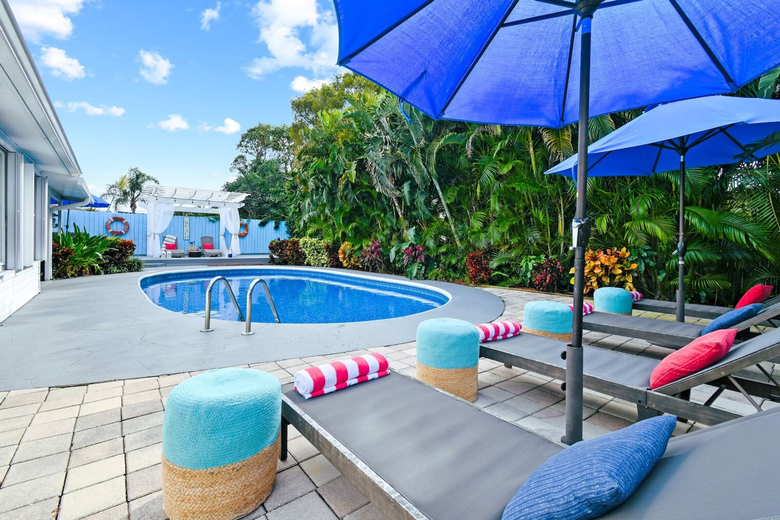 Building Photo - 3270 Grove Rd