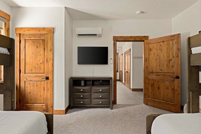 Building Photo - 89192 U.S. 26-SI ID1223593P