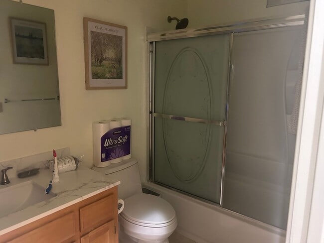 Building Photo - 3 Bed 2.5 Bath, Single Family Home In Plea...