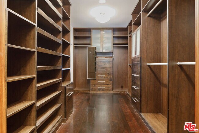 Building Photo - 1125 Napoli Dr