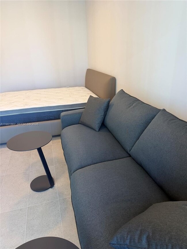 Building Photo - 121 NE 5th St