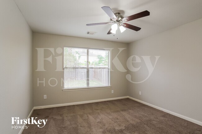 Building Photo - 3543 Garrison Run Dr