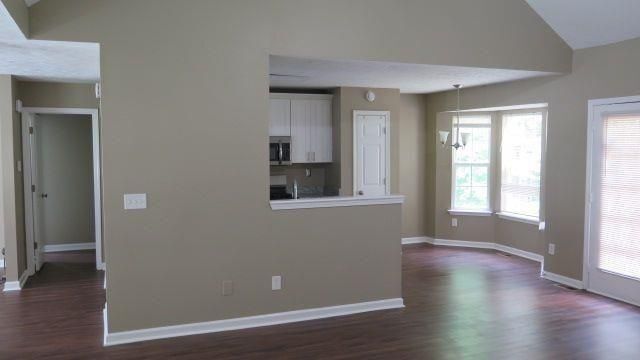 Building Photo - 944 Aspen Dr