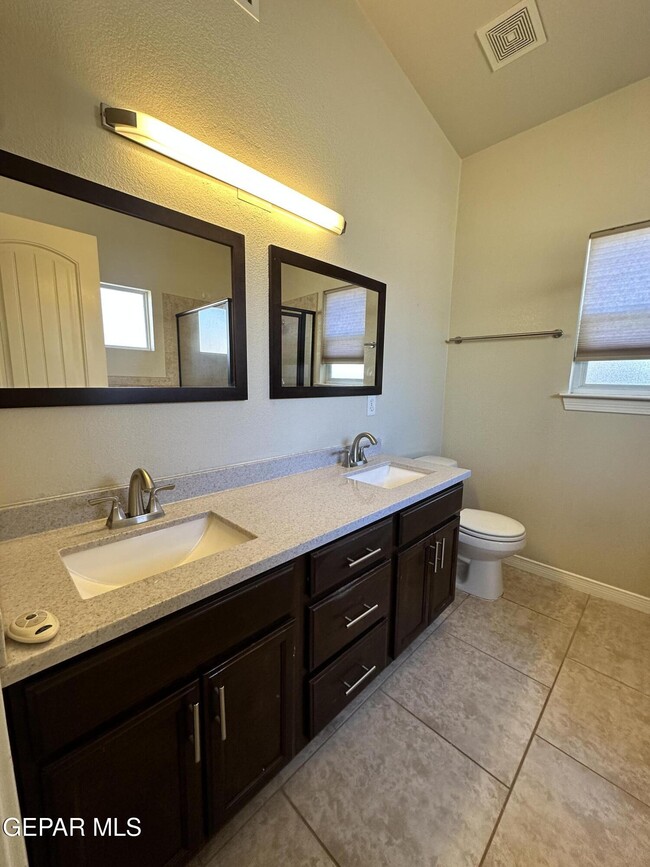 Building Photo - 5429 Francisco Roque Dr