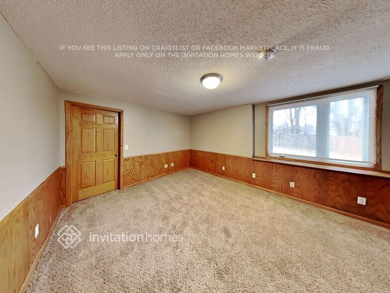 Building Photo - 1730 Atwater Path E