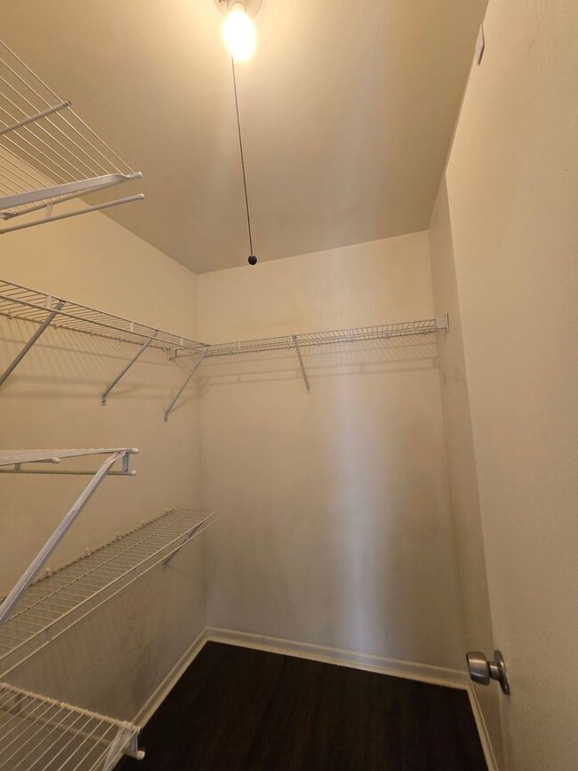 Building Photo - 2120 N Ginger Creek Cir