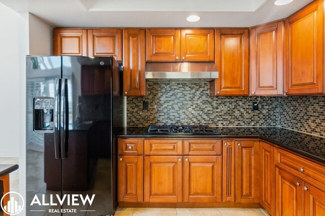 Building Photo - 3 Bedroom, 2 Bath Home Available In Jasmin...