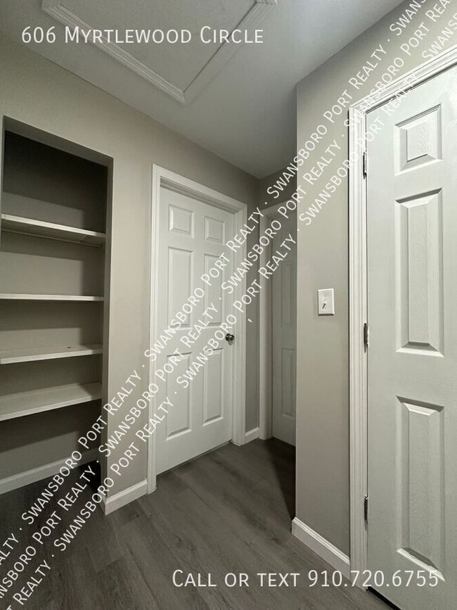 Building Photo - 606 Myrtlewood Cir