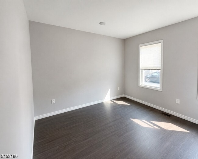 Building Photo - 35 Lentz Ave