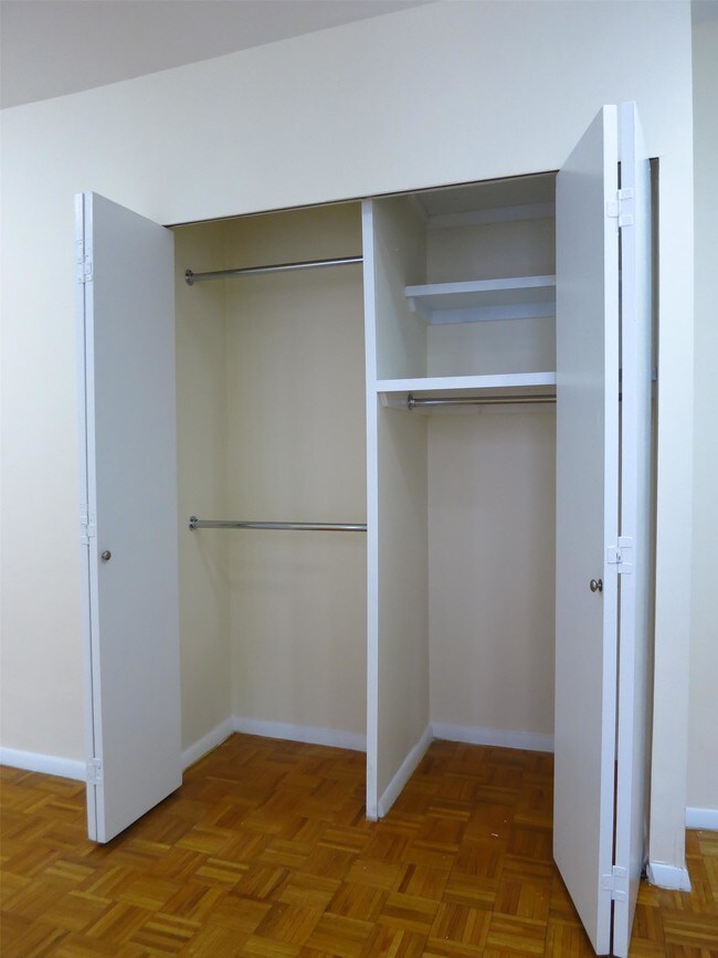 Building Photo - 154 E 79th St