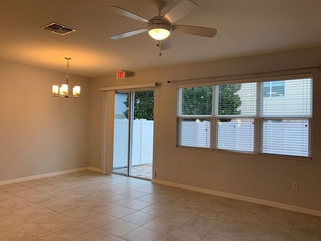 Building Photo - 4 Bedroom Gated Community Compass Bay