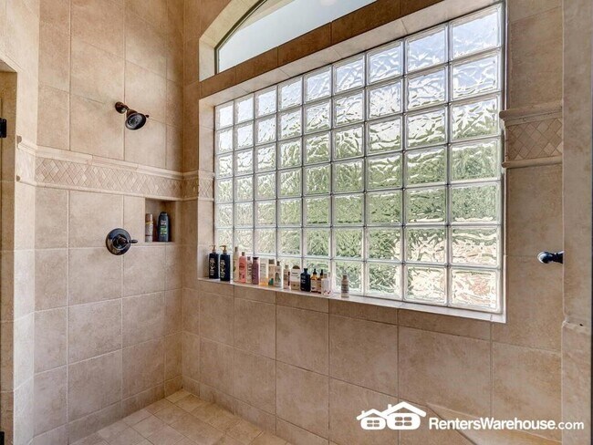 Building Photo - 206 Varco Dr