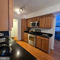 Building Photo - 3336 Spring Ln