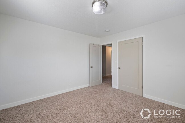 Building Photo - 23 W 1500 S