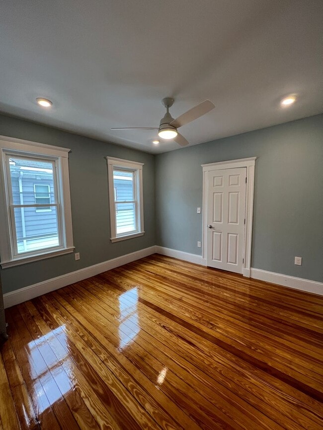 Building Photo - 9-11 Burnham St