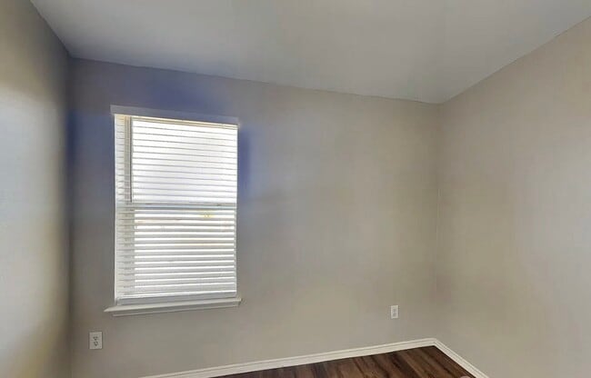 Building Photo - Elegant Simplicity in This Beautiful 4-Bedroom Residence