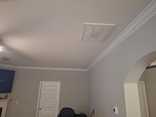 Building Photo - Beautiful Five Bedroom Home Located in Northeast Columbia!