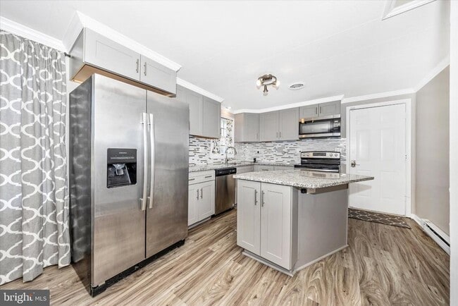 Building Photo - 1545 Tuscawilla Dr