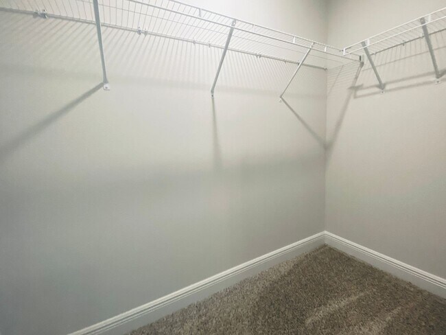 Building Photo - 710-D Giese Ln