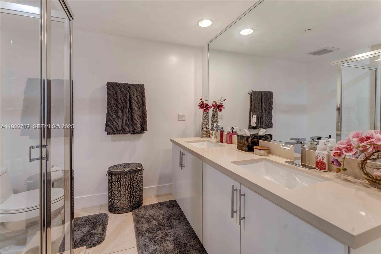 Building Photo - 50 Biscayne Blvd