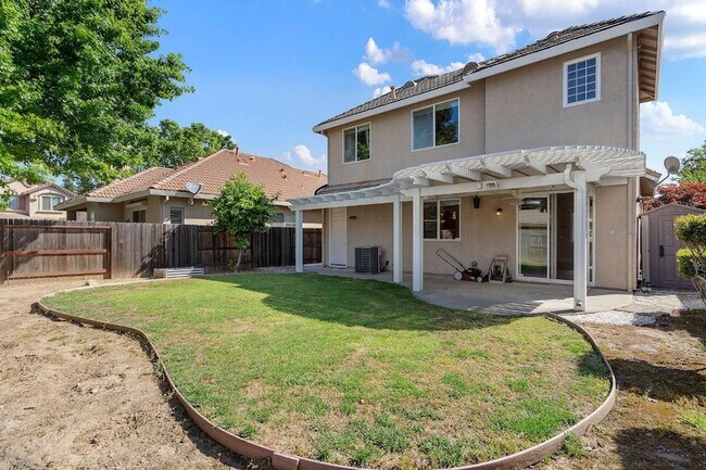 Building Photo - 8204 Ashcrest Ln