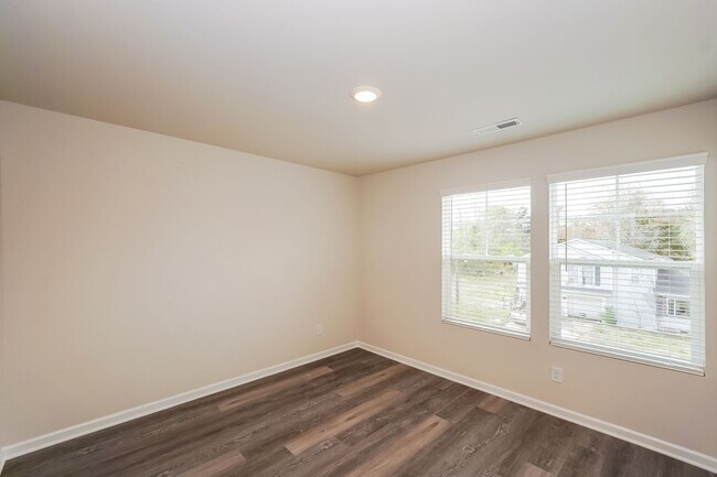 Building Photo - Brand New Townhome | 3 BR/3.5BA | 1-Car Garage | Near Downtown Mooresville