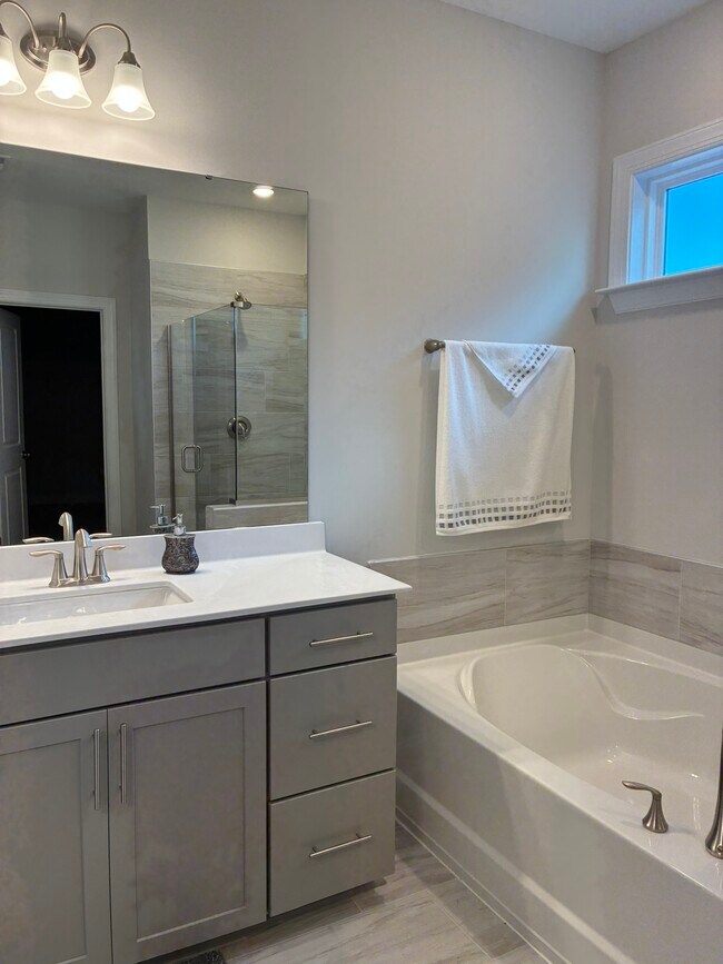 Building Photo - 2941 Ocean Sunrise Dr