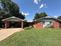 Building Photo - Beautiful 4bed/3bath Home Available for Rent in Central Norman!!