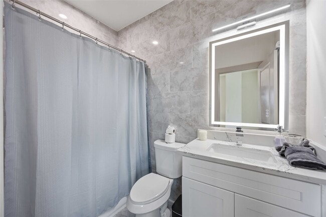 Building Photo - 1907 Hailey St