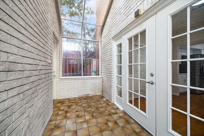 Building Photo - 15 Rutgers Pl