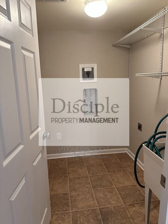 Building Photo - 169 Regency Cir