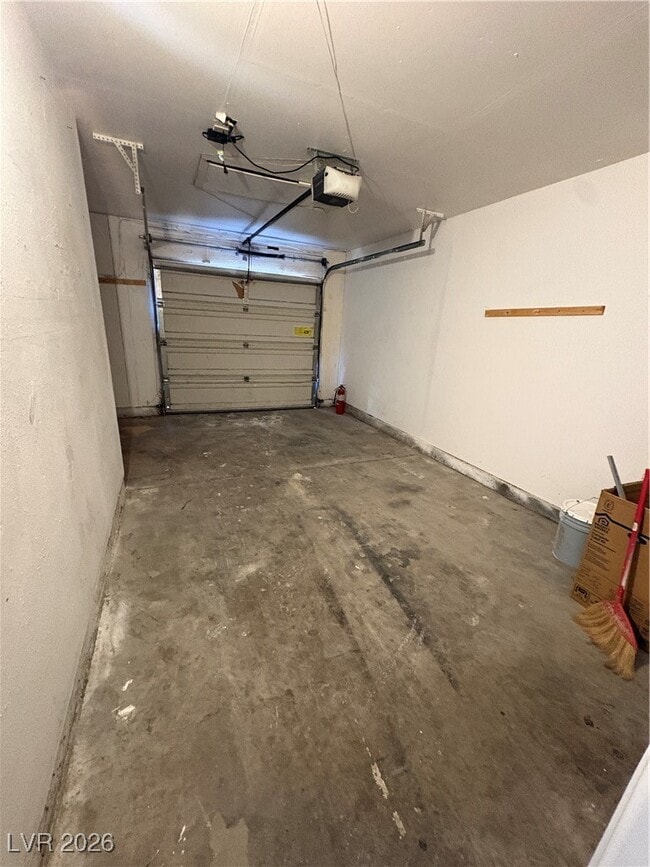 Building Photo - 6215 Don Zarembo Ave