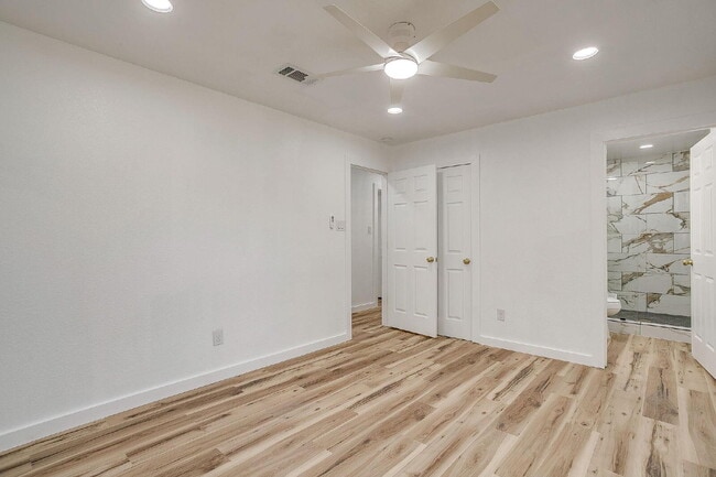 Building Photo - 521 Mesquite Ave N