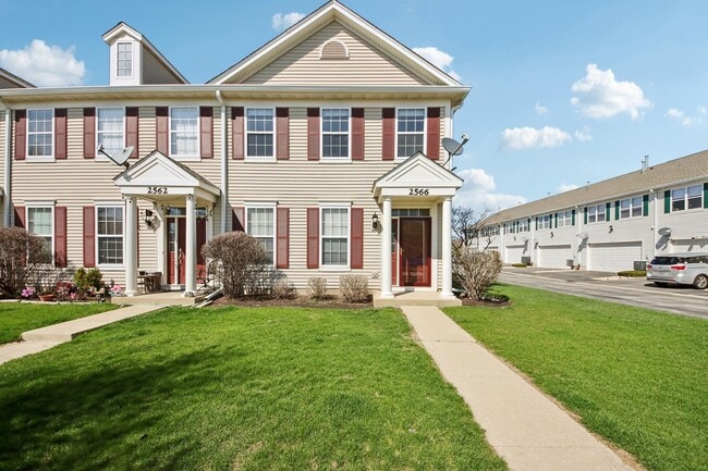 Building Photo - 2566 Providence Ave