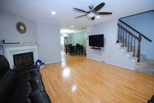 Building Photo - 37 Cadogan Way