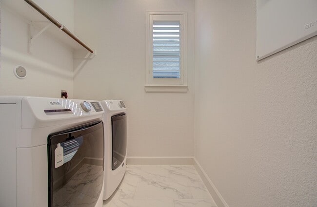 Building Photo - 11810 Dockside Shores Dr