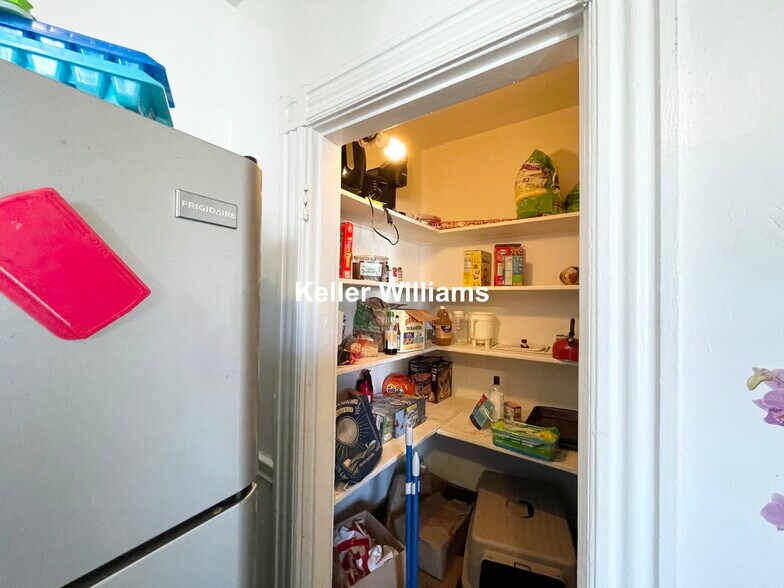 Building Photo - 60 Empire St