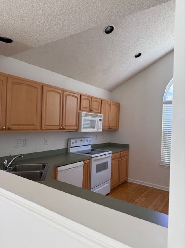 Building Photo - Pawleys Place