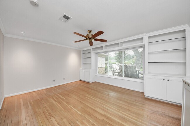 Building Photo - 6403 Waltway Dr