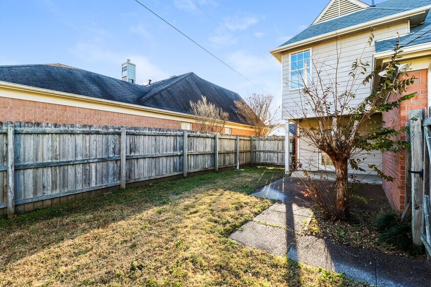 Building Photo - 784 Breeze Way