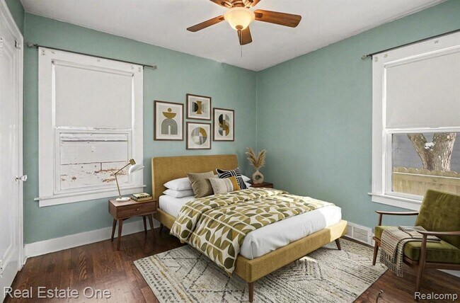 Building Photo - 1105 E Fifth St