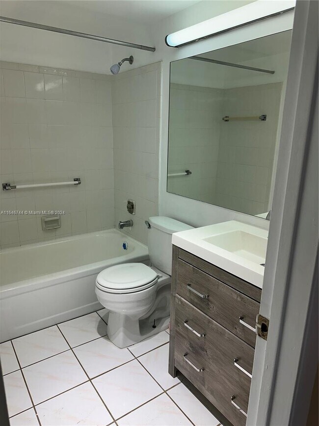 Building Photo - 502 Tilford Dr