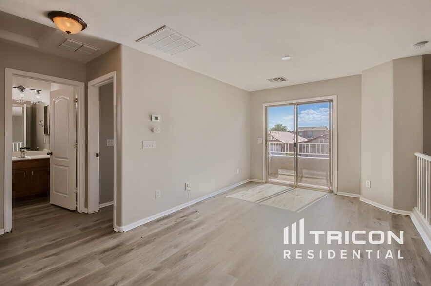 Building Photo - 40352 W Novak Ln