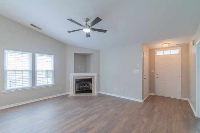 Building Photo - Lovely home in Monroe!