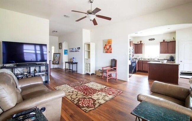 Building Photo - 19600 Per Lange Pass