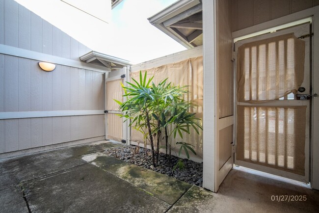 Building Photo - 2 Bd 1 bath 2 Pkg - Mililani Mauka - 95-10...