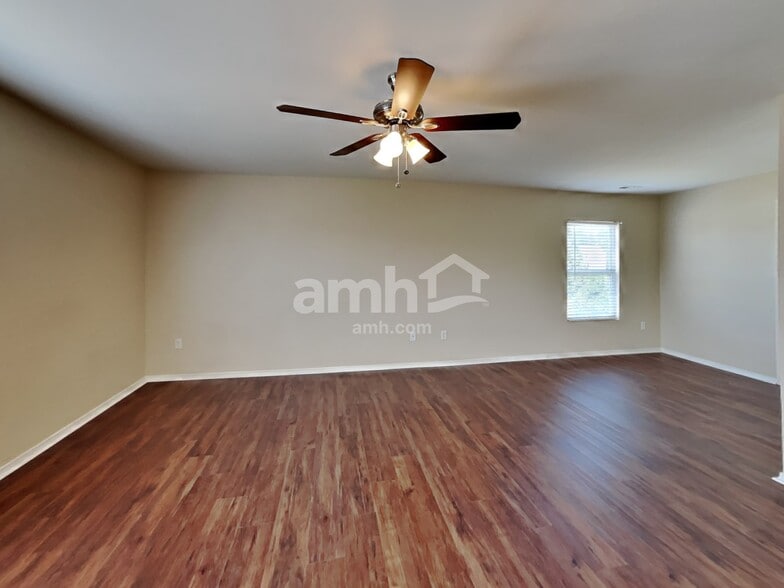 Building Photo - 1727 Rustic Arch Way