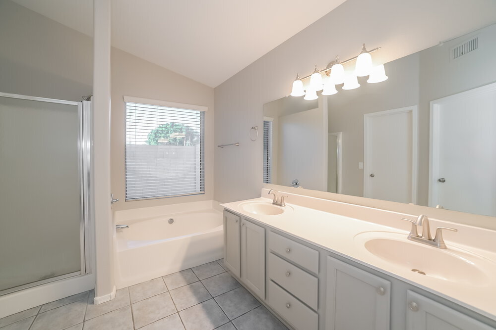 Building Photo - 6566 E Fox St