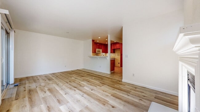Building Photo - 4732-4736 Starbuck