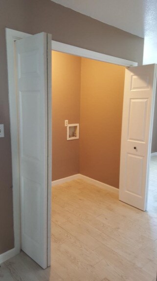 Building Photo - 943 Valley Rd